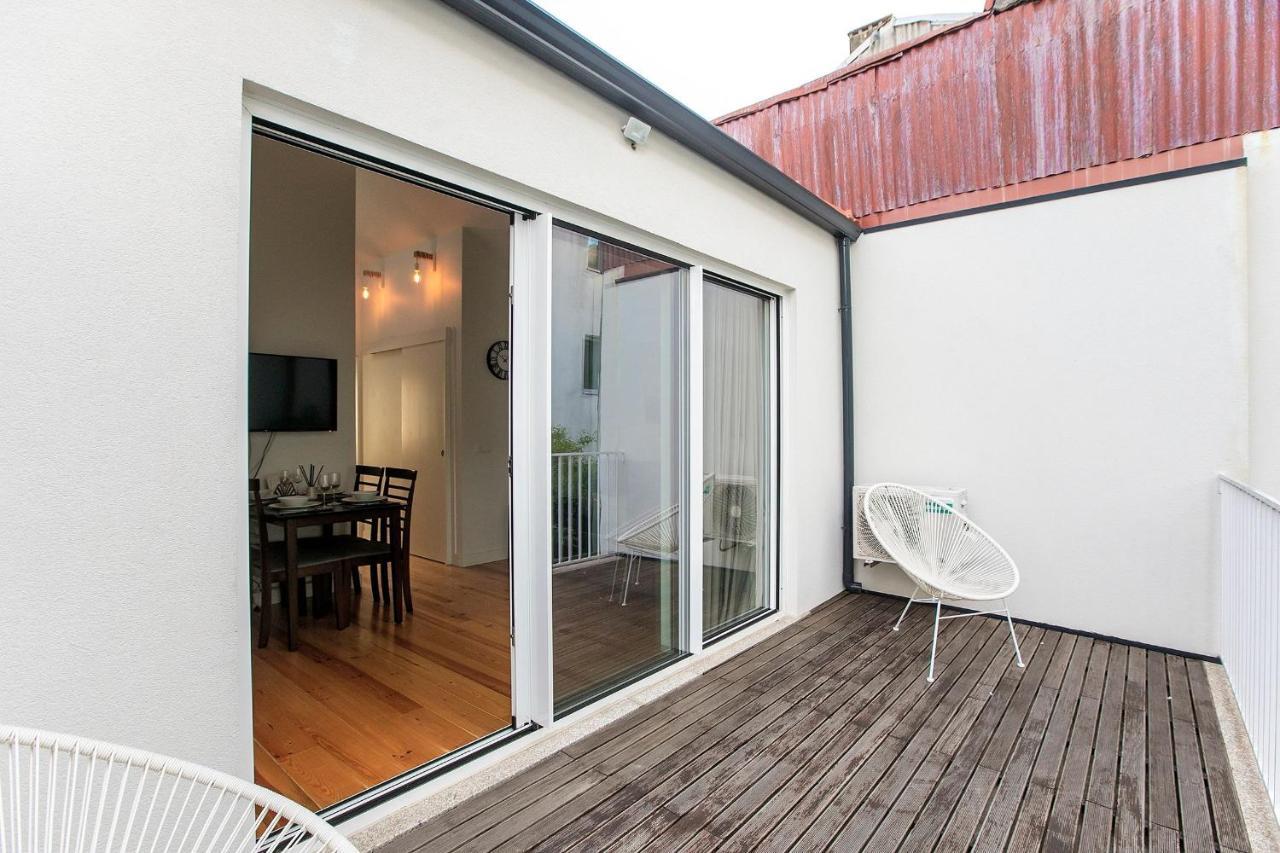 Lovelystay - Cozy 1Br In Santa Catarina W/ Balcony ポルト エクステリア 写真