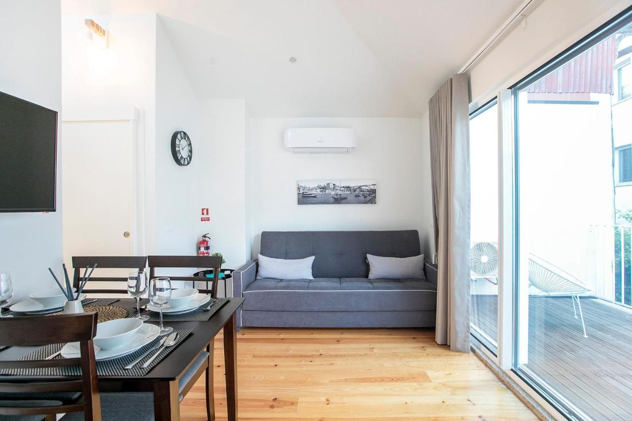 Lovelystay - Cozy 1Br In Santa Catarina W/ Balcony ポルト エクステリア 写真